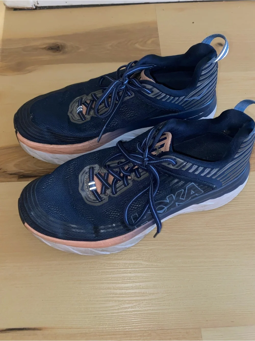 Hoka One One Bondi 6 Navy Blue & Peach Max Cushion Running Shoes Sz 8.5
